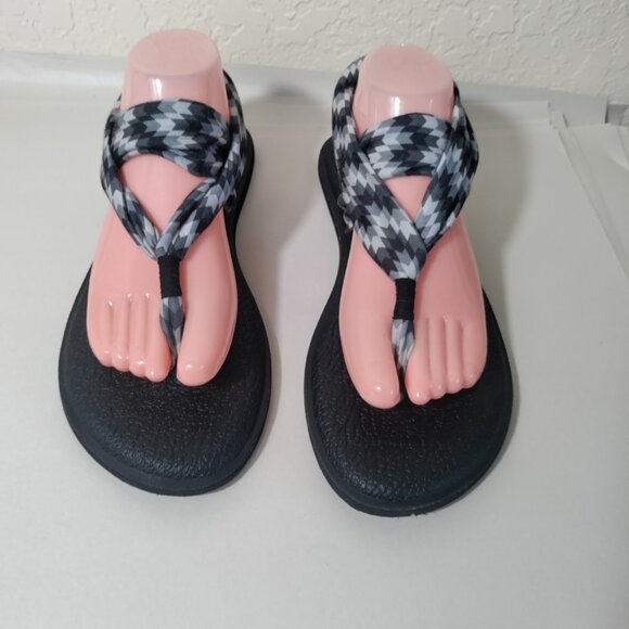 Sanuk Women's Yoga‎ Sling 2 Prints Sandals Black Chevron  Slip On Size 10 - Picture 1 of 9